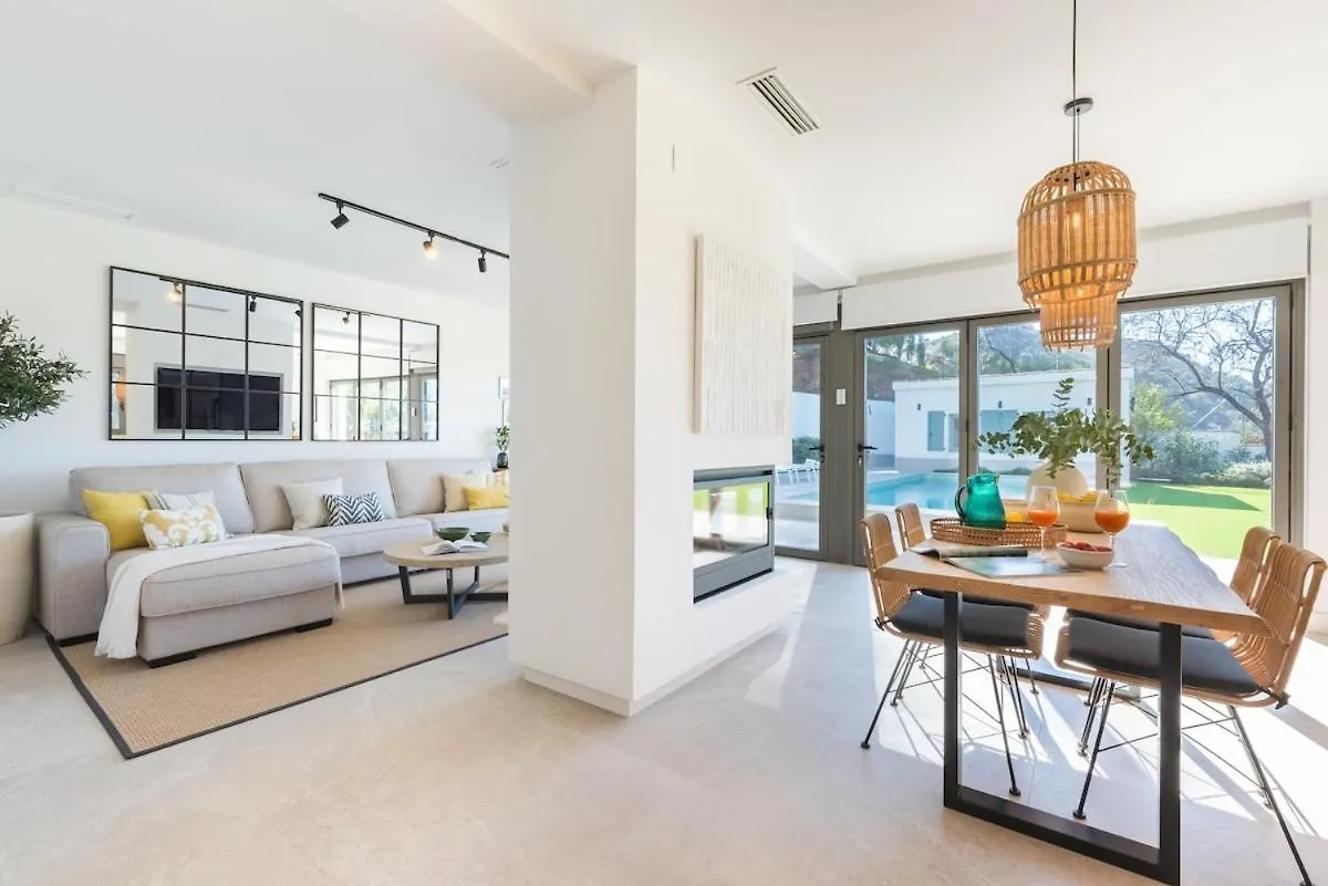 Casa Rural Acogedora Y Con Estilo Malaga Villa